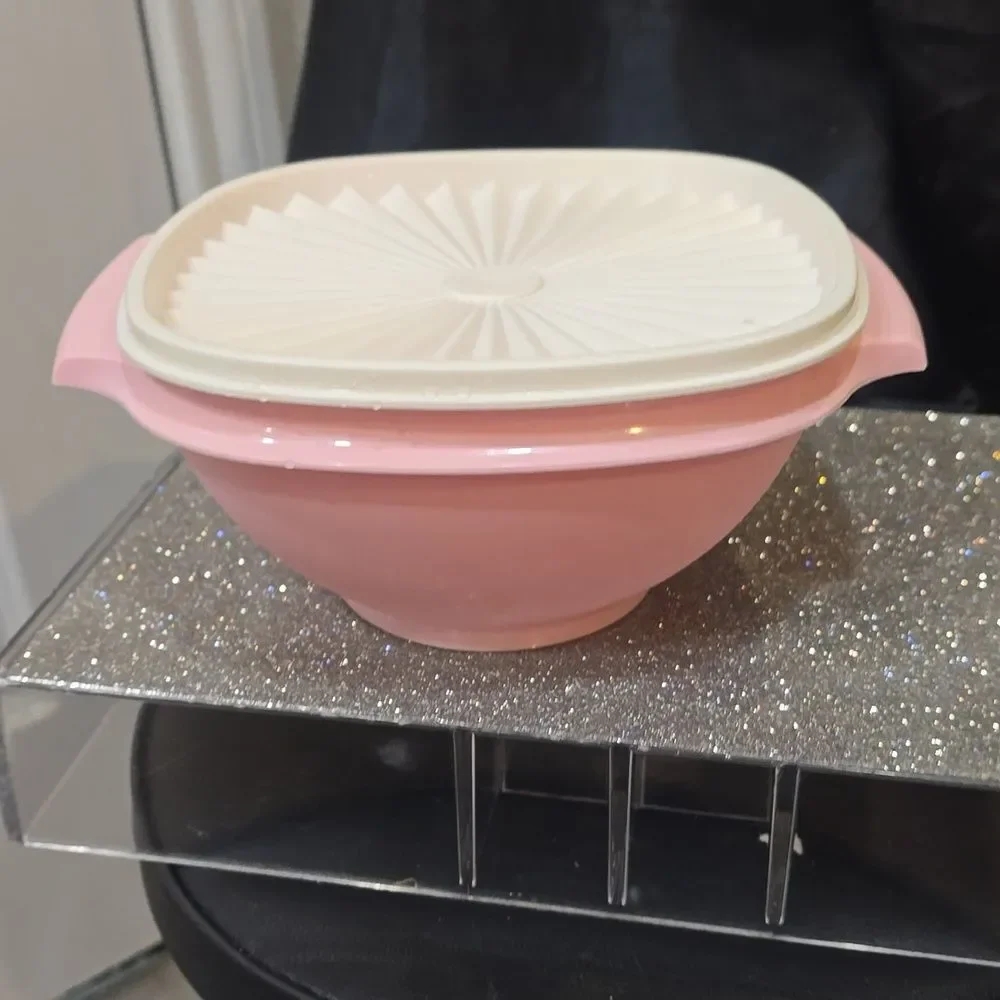 Tupperware Vintage 8C Food Storage Bowl